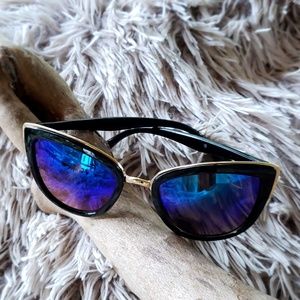 Cat eye sunglasses